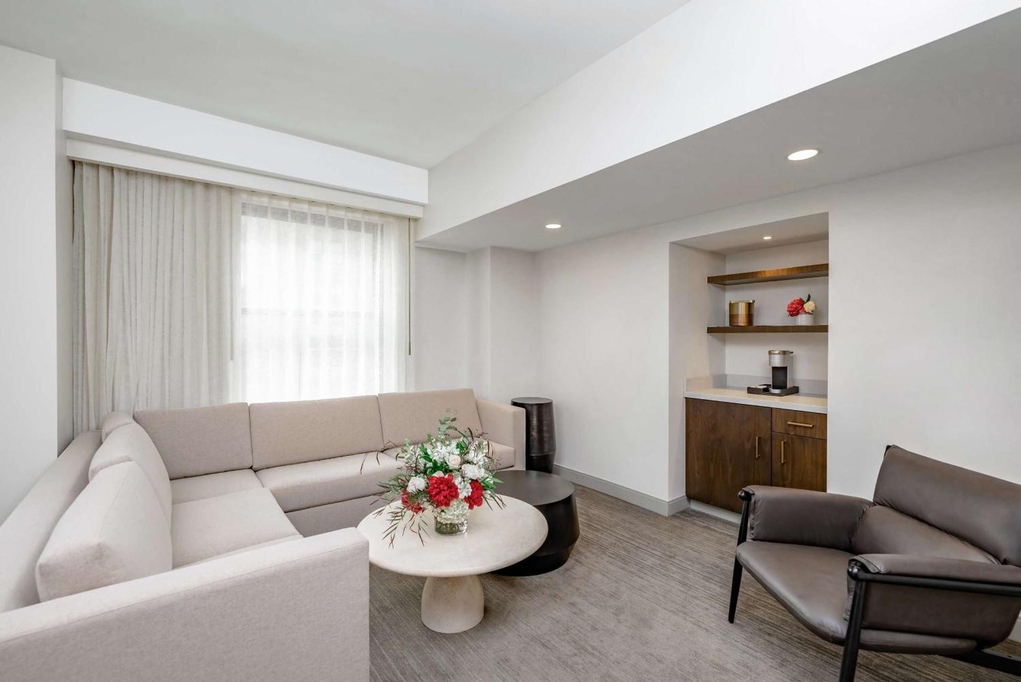 King Studio Suite